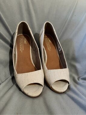 TOMS Cream Open-Toe Wedge Flats